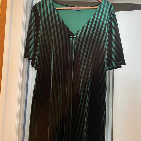 Conjuring Magic Shift Dress - Picture 6 of 9